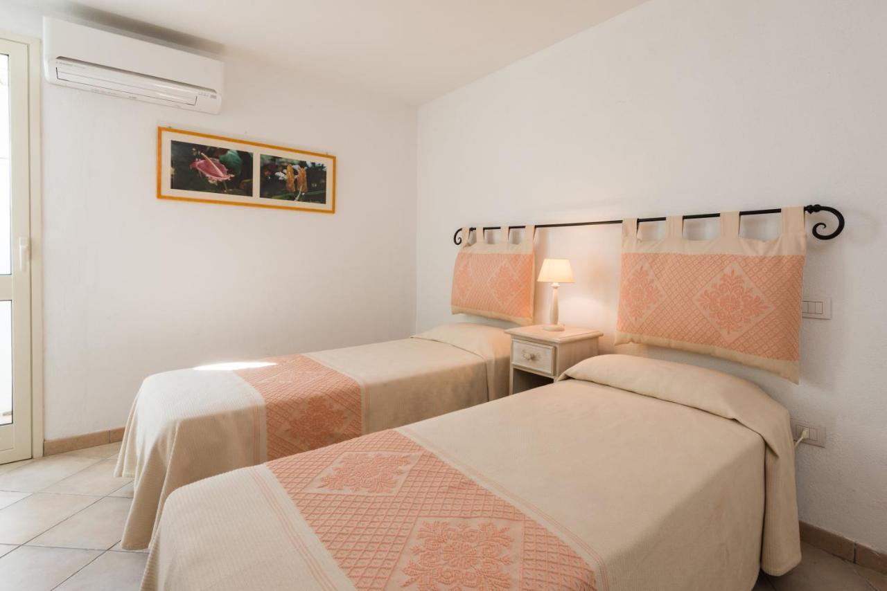Apartment In S'Abba E Sa Pedra With Pool Golfo Aranci Kültér fotó